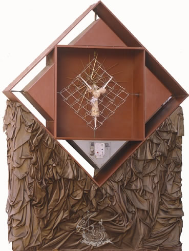Instalación de Salvador Dalí con estructura metálica de Emilio Pérez Piñero
