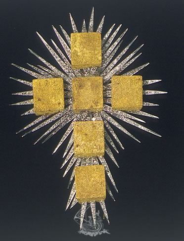 La cruz de cubos de oro