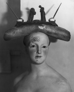 Busto de mujer retrospectivo. c. 1936. Fotografia Hulton Archive