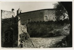 Edifici medieval del Castell Gala Dalí de Púbol, obert al públic des del 1996.