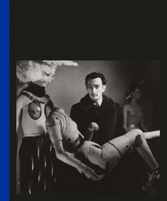 The women photograph Dalí