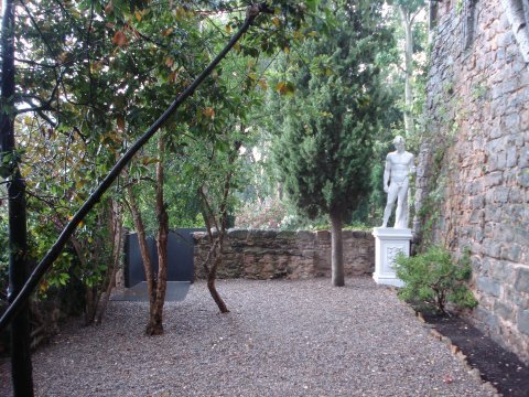 Introduction à la visite et Visites guidées au Château Gala Dalí de Púbol