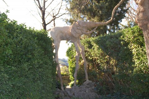 Jardín del Castillo Gala Dalí de Púbol
