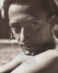 The women photograph Dalí