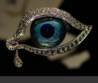 Imagen de el ojo del tiempo, perteneciente a la colección de joyas de Salvador Dalí.