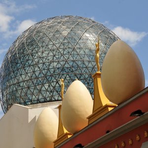 Coupole du Théâtre-Musée Dalí