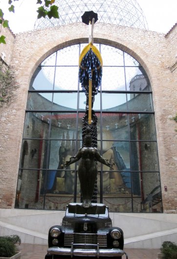 Restauration de la barque de Gala