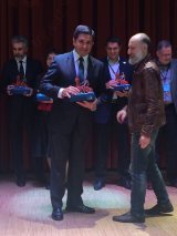 Joan Manuel Sevillano recollint el premi