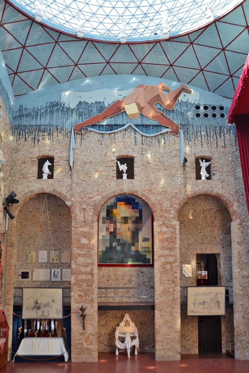 Sin título. Personaje. Elemento de la cúpula-escenario del Teatro-Museo Dalí de Figueres