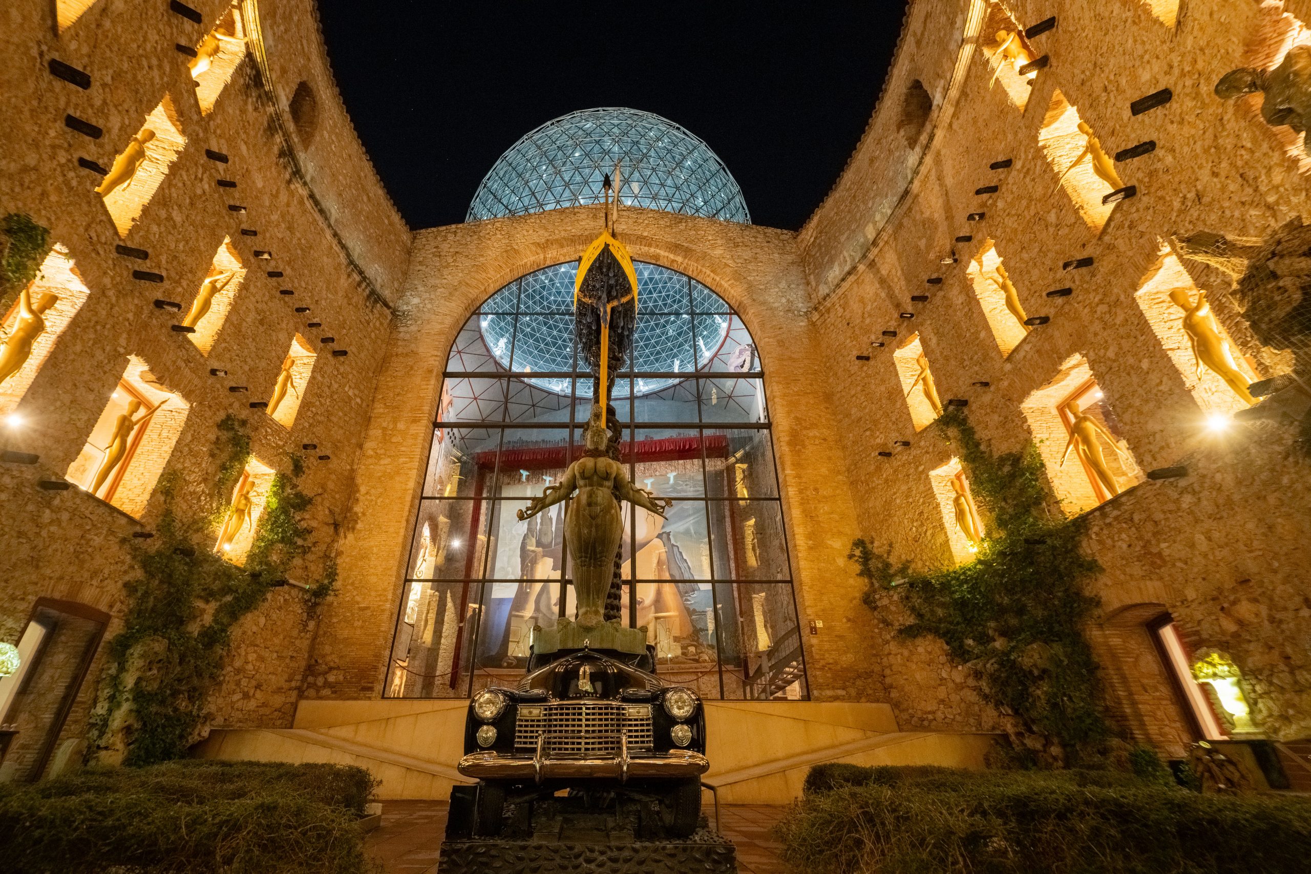 Dalí by Night - Fundació Gala - Salvador Dalí