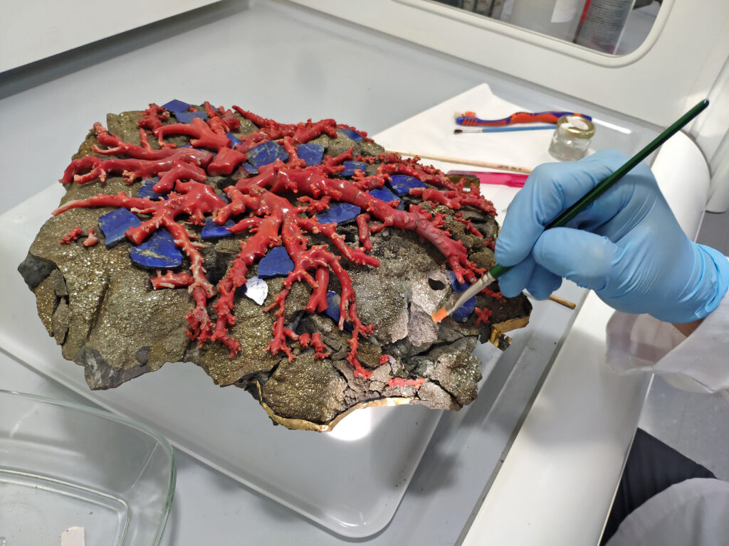 Intervenciones de fijación del mineral en las zonas que presentaban grietas